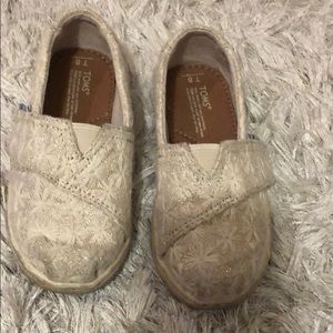Toddler toms